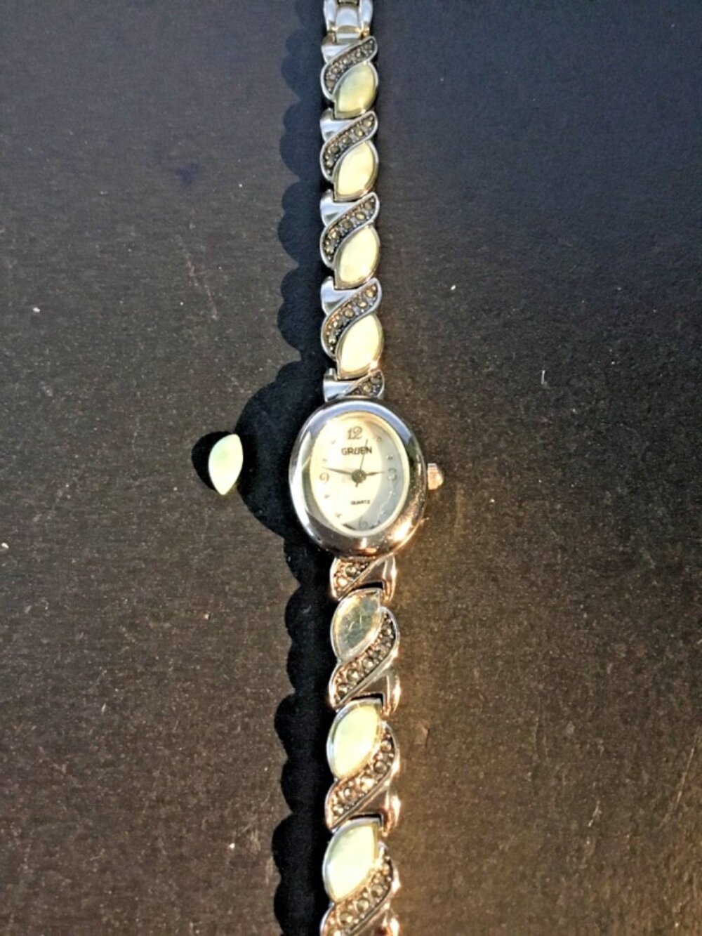 GRUEN LADIE'S SILVER TONE JADE JADEITE MARCASITE BAND